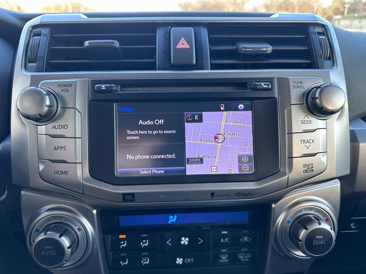 Used 2015 Toyota 4Runner Limited image 21