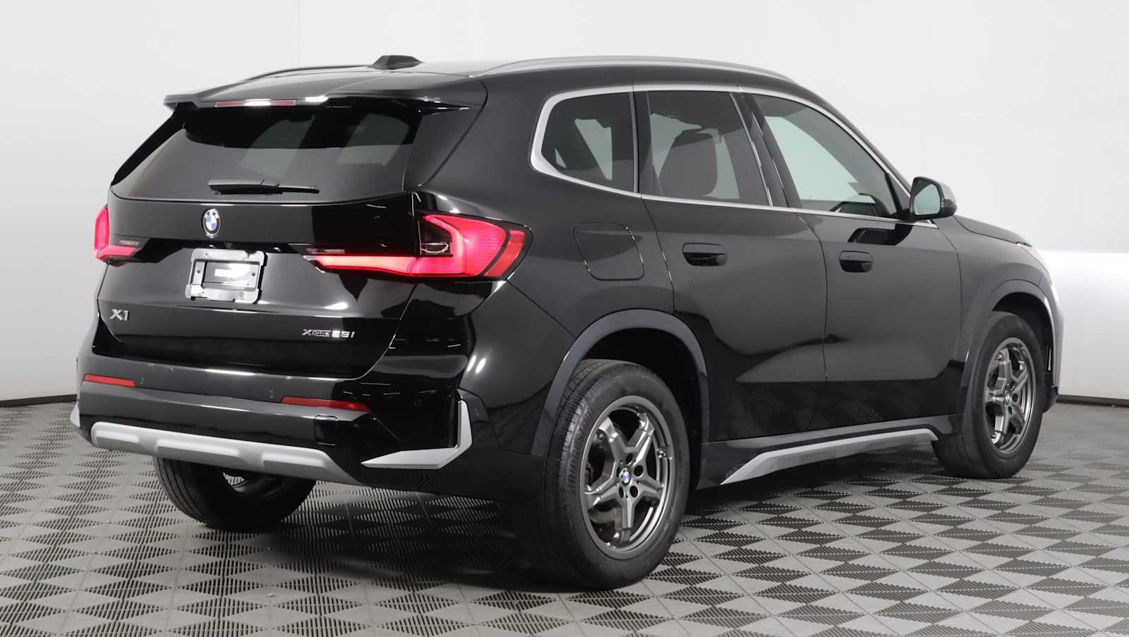Used 2024 BMW X1 xDrive28i w/ Technology Package AWD/4WD image 6