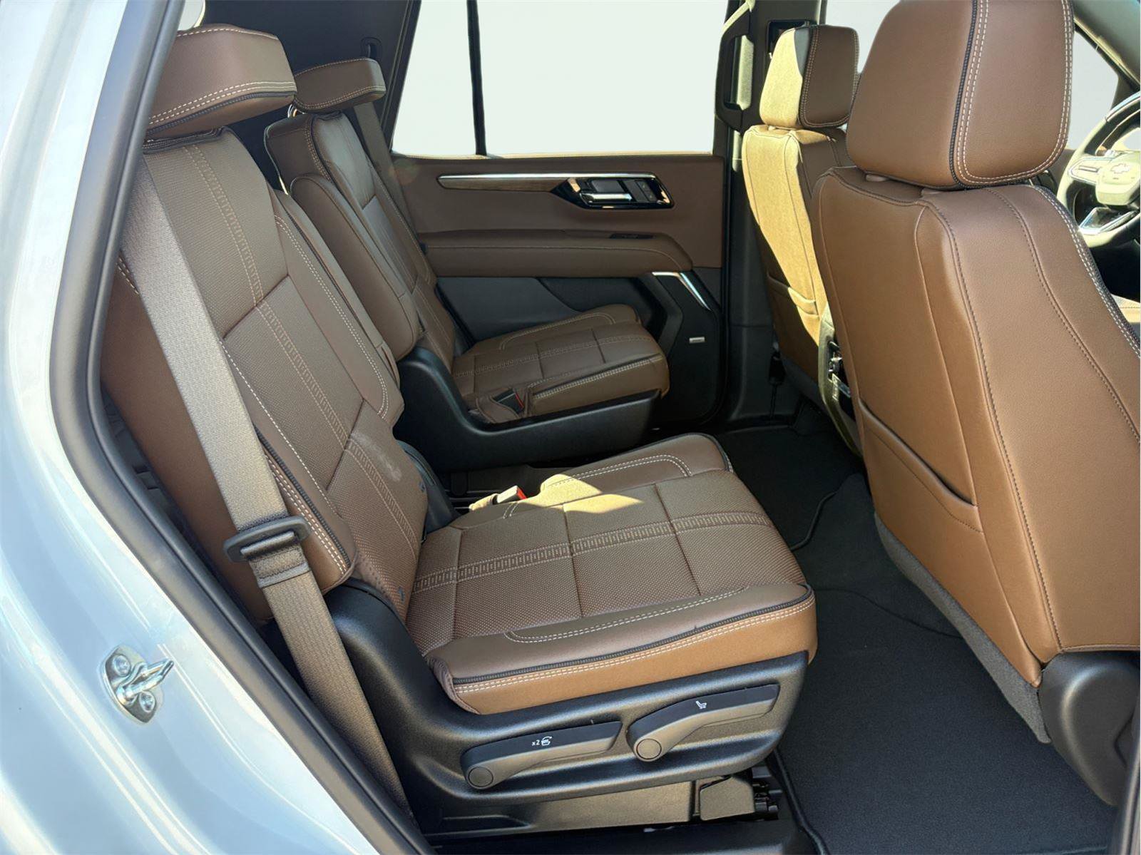 New 2026 Chevrolet Tahoe High Country AWD/4WD image 3