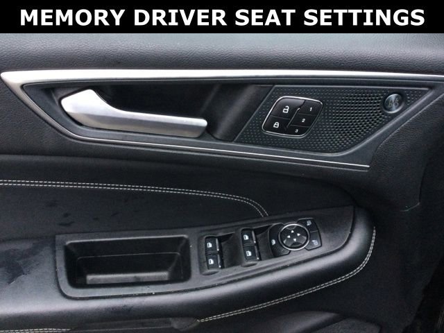 Used 2024 Ford Edge Titanium image 11