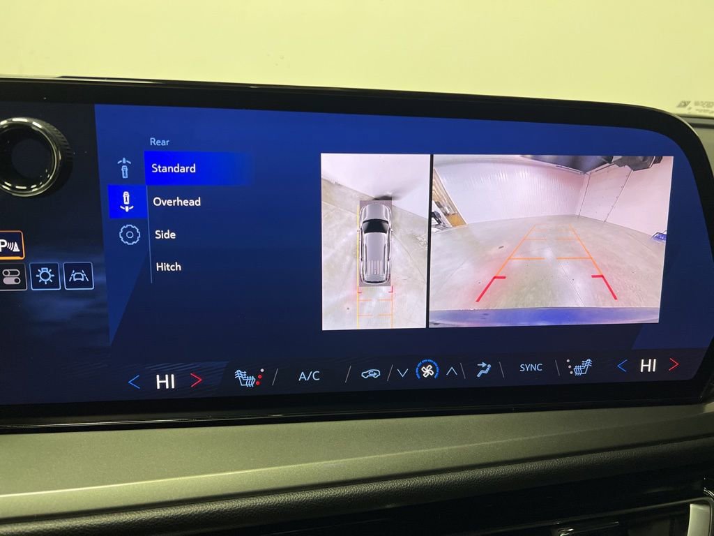 Certified 2024 Chevrolet Traverse LT w/ Trailering Package image 19