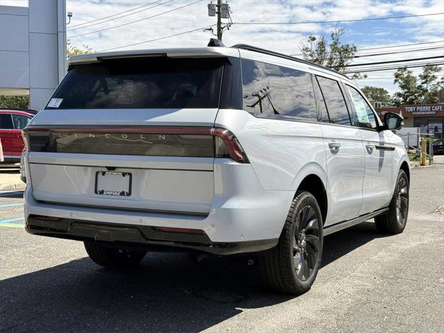 New 2025 Lincoln Navigator L Reserve w/ Jet Appearance Package image 4