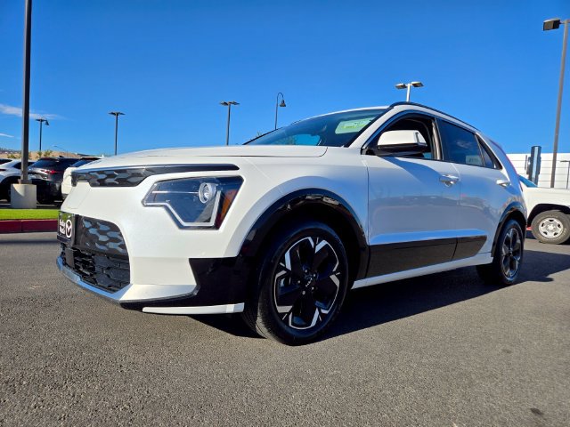 Used 2023 Kia Niro Wind w/ Wind Preserve Package FWD image 2