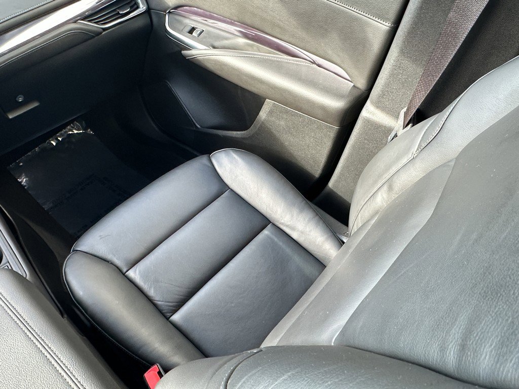 Certified 2023 Cadillac XT4 Luxury w/ Cold Weather Package image 14