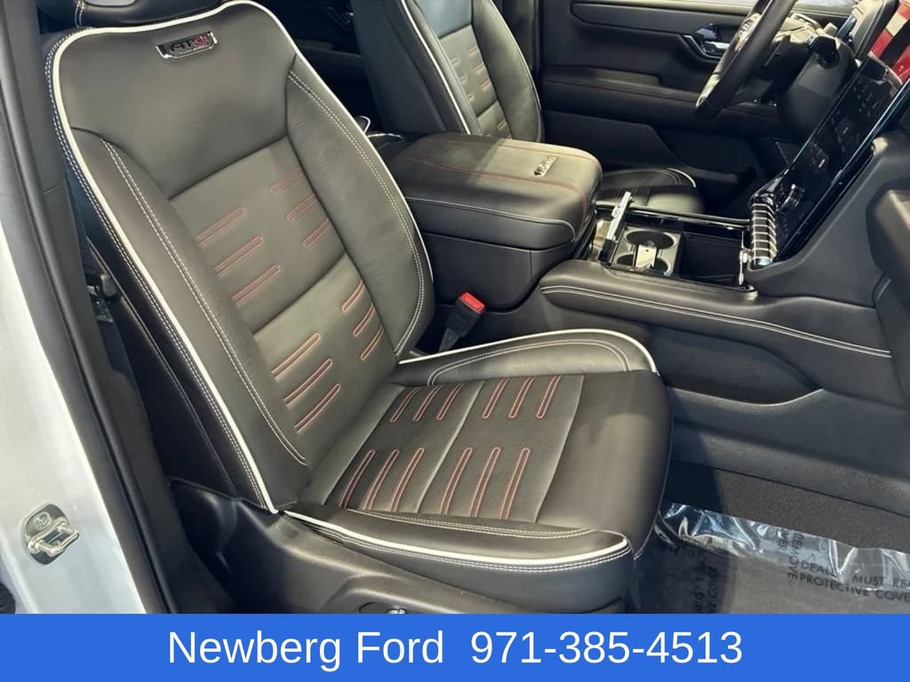 Used 2025 GMC Yukon XL AT4 Ultimate w/ LPO, AT4 Appearance Package AWD/4WD image 36