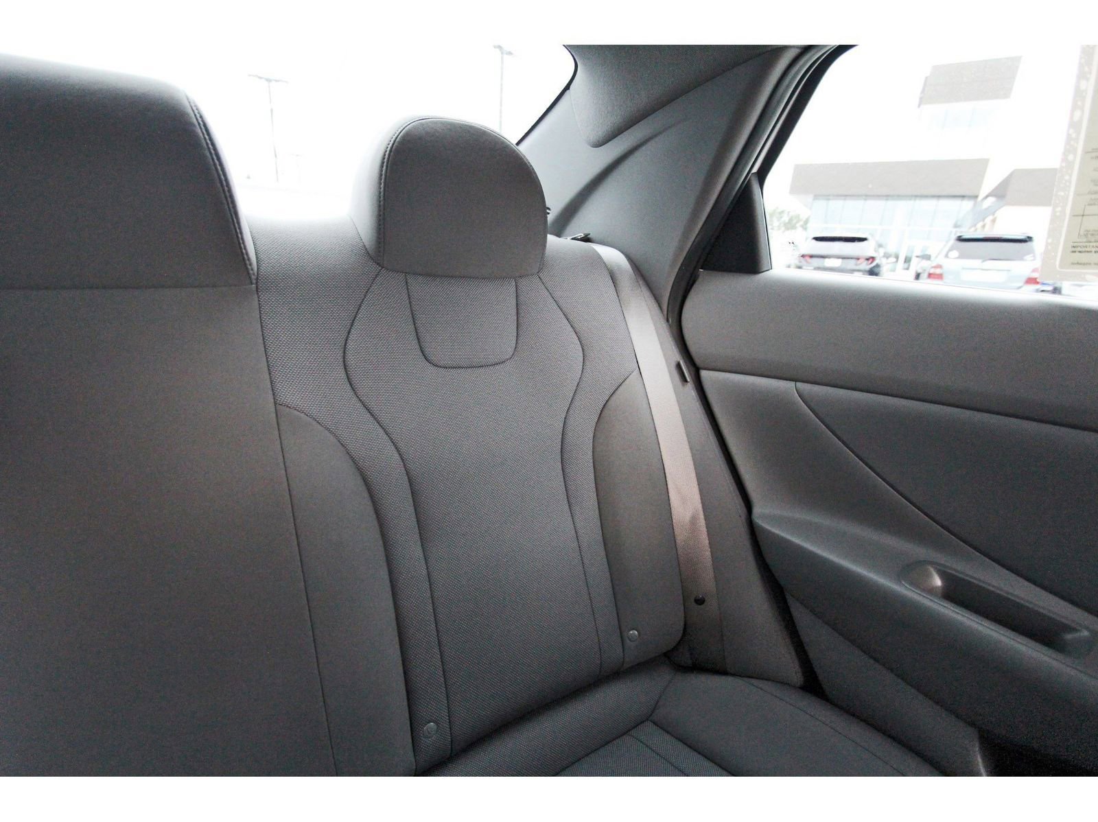 Used 2025 Hyundai Elantra SE FWD image 13