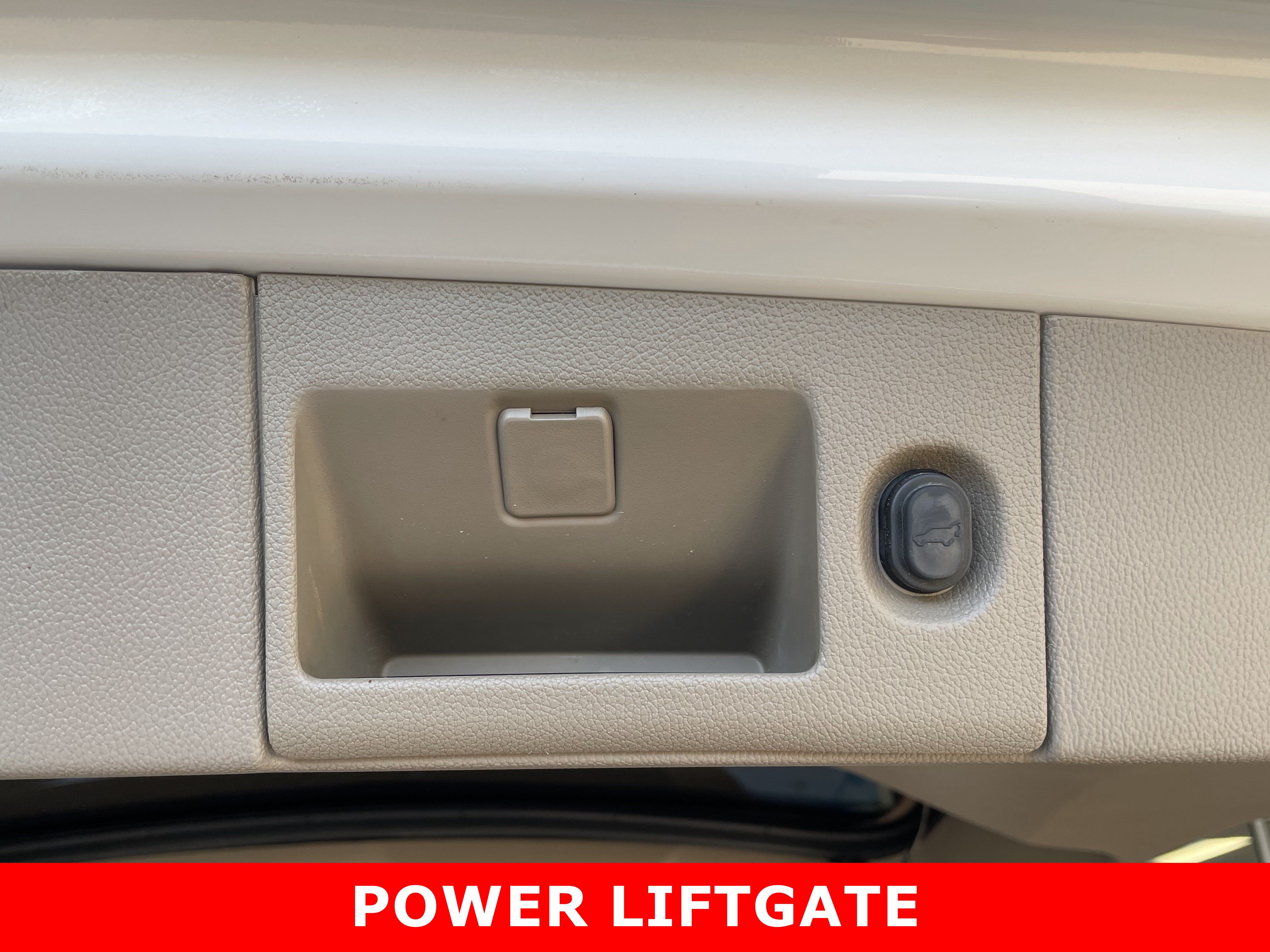Certified 2019 GMC Yukon SLT w/ Premium Edition AWD/4WD image 26