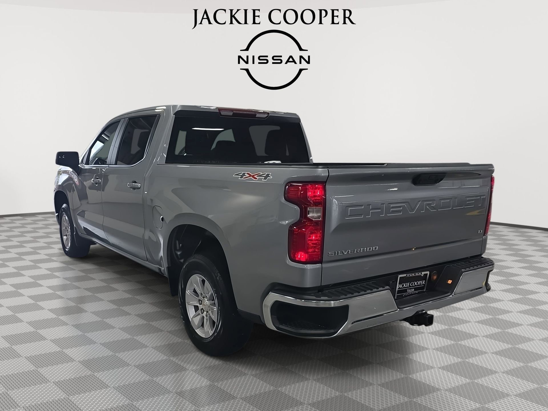 Used 2025 Chevrolet Silverado 1500 LT image 7