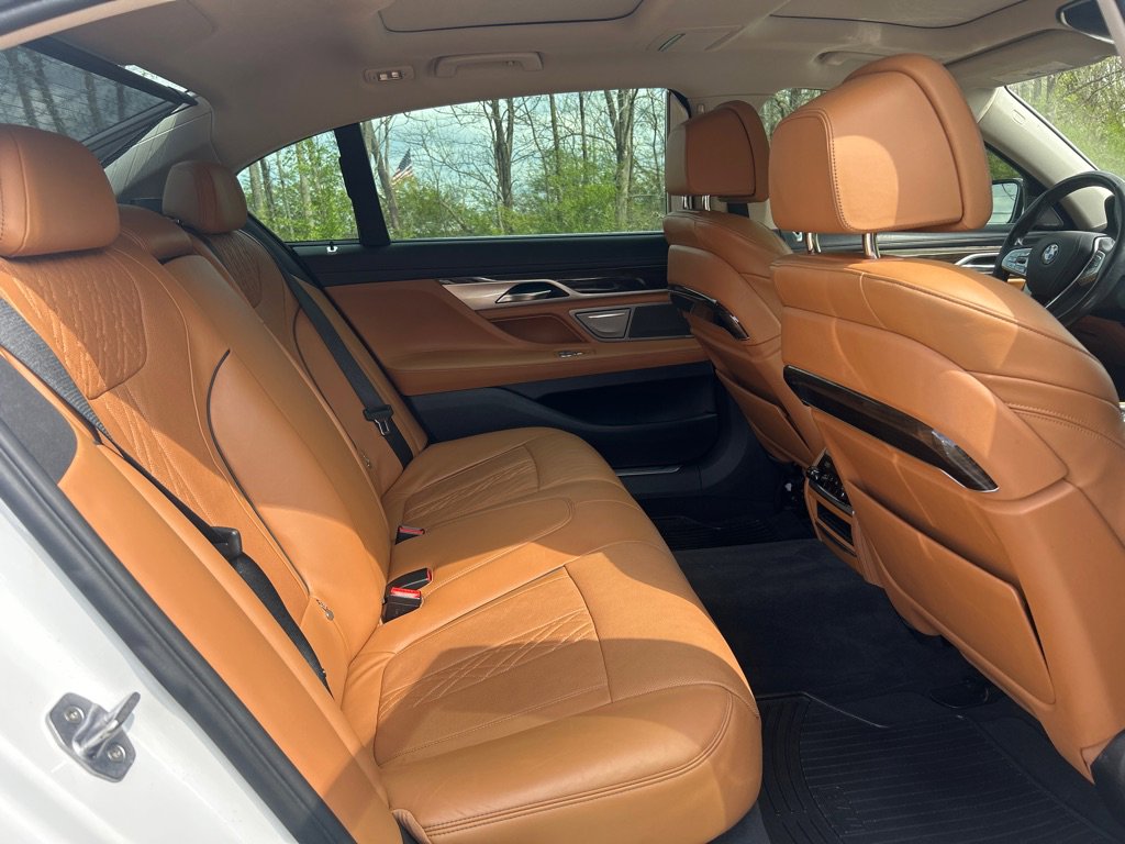 Used 2016 BMW 740i image 20