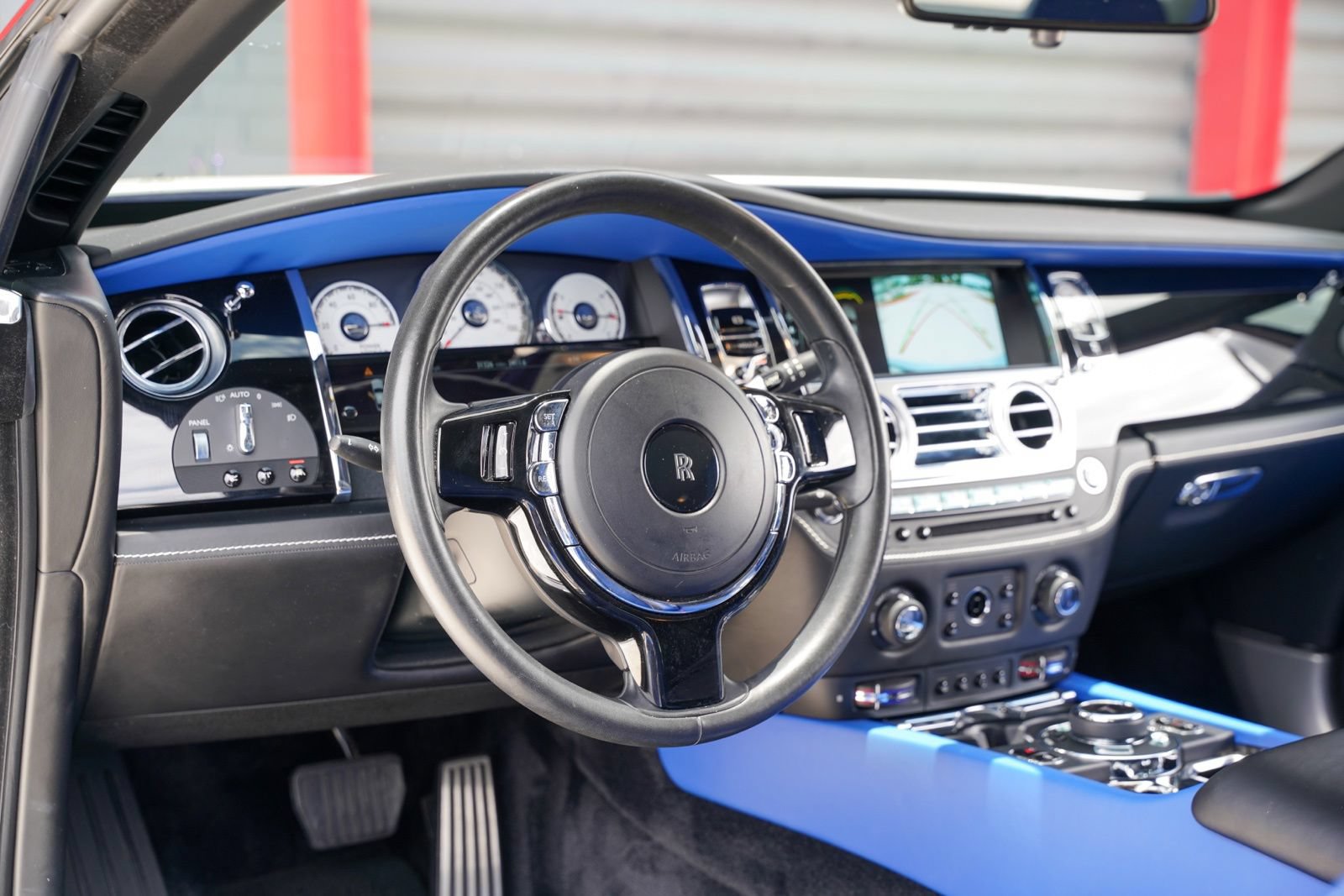 Used 2019 Rolls-Royce Wraith RWD image 28