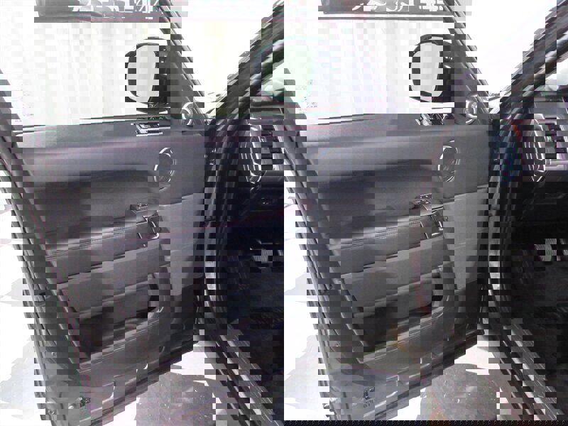 Used 2019 Land Rover Range Rover Sport HSE image 28