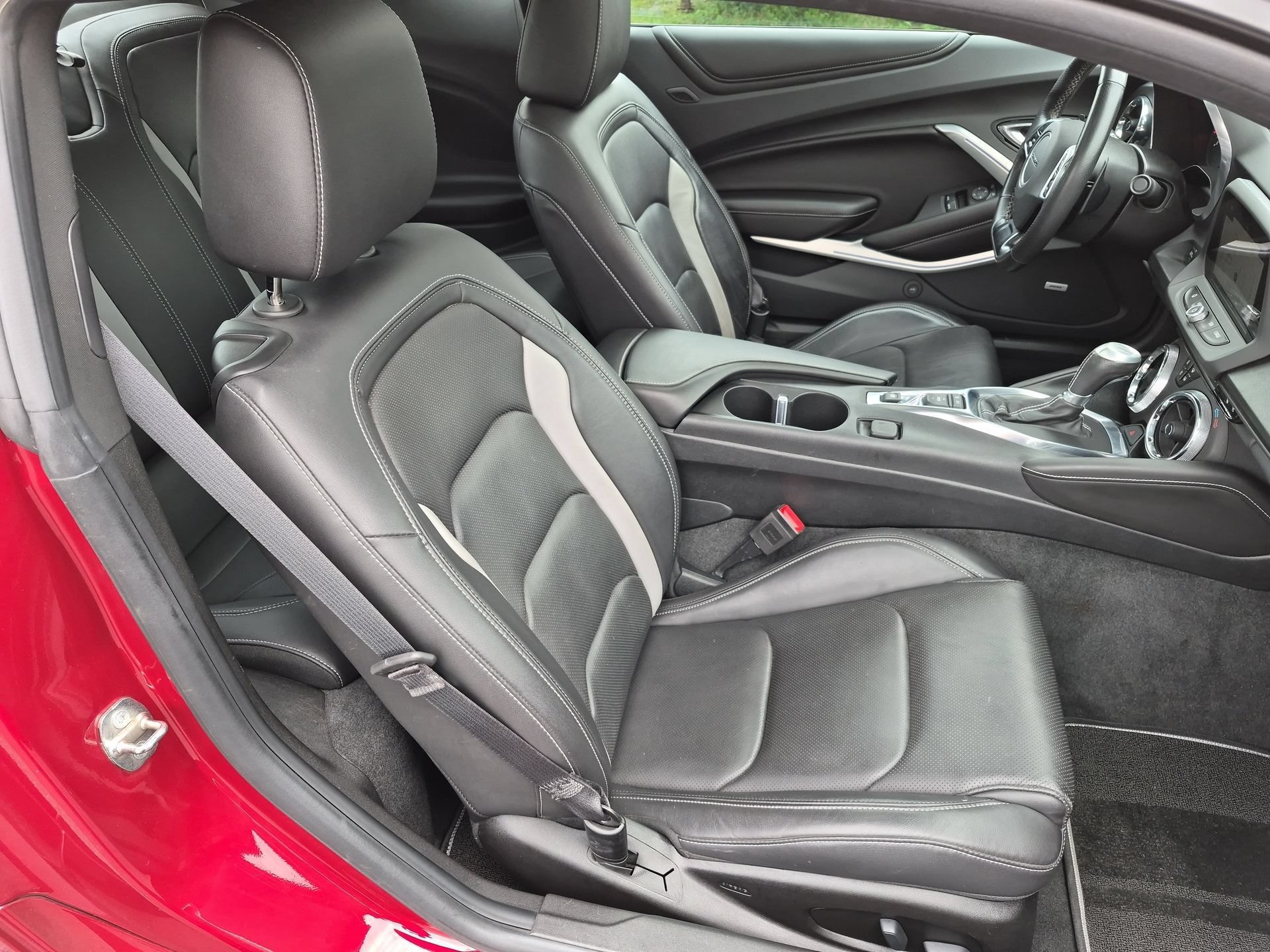 Certified 2018 Chevrolet Camaro LT RWD image 28