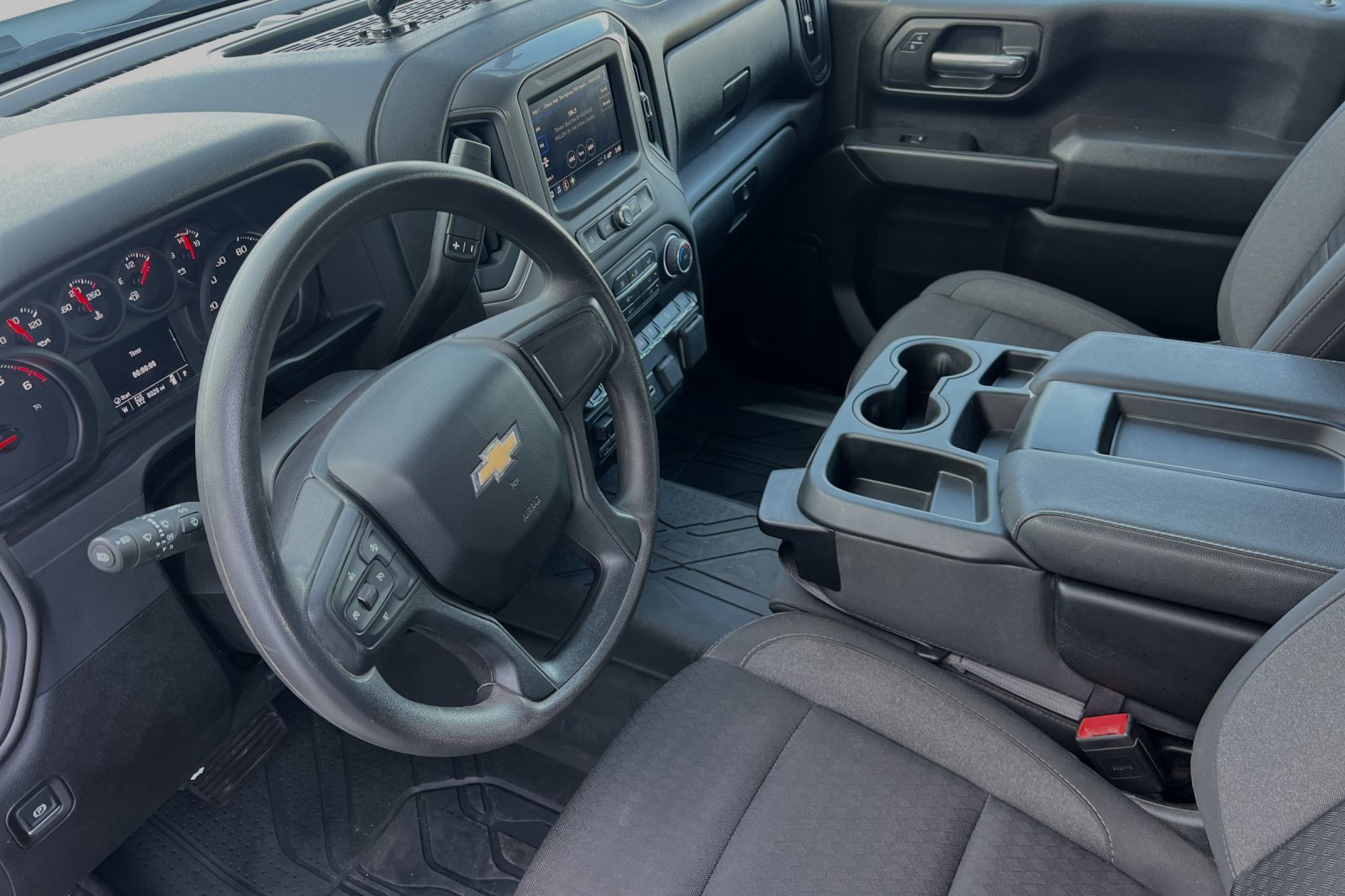 Used 2024 Chevrolet Silverado 2500 Custom w/ Custom Value Package image 10