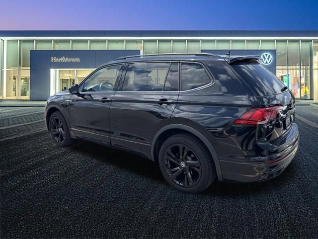 Used 2024 Volkswagen Tiguan SE R-Line AWD/4WD image 6