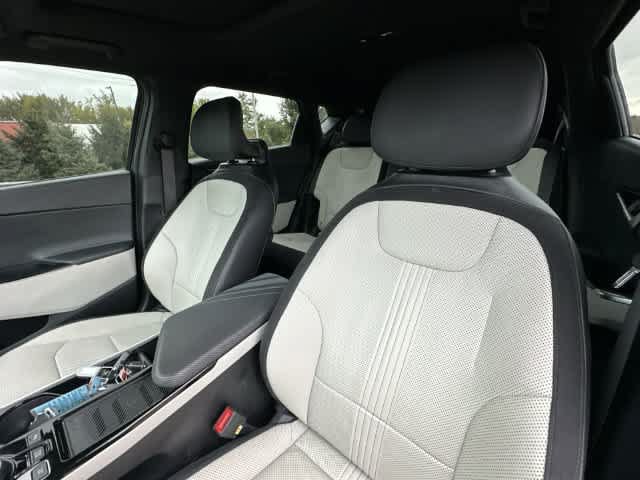 Used 2023 Kia EV6 GT-Line w/ GT-Line White Seat Package AWD/4WD image 17