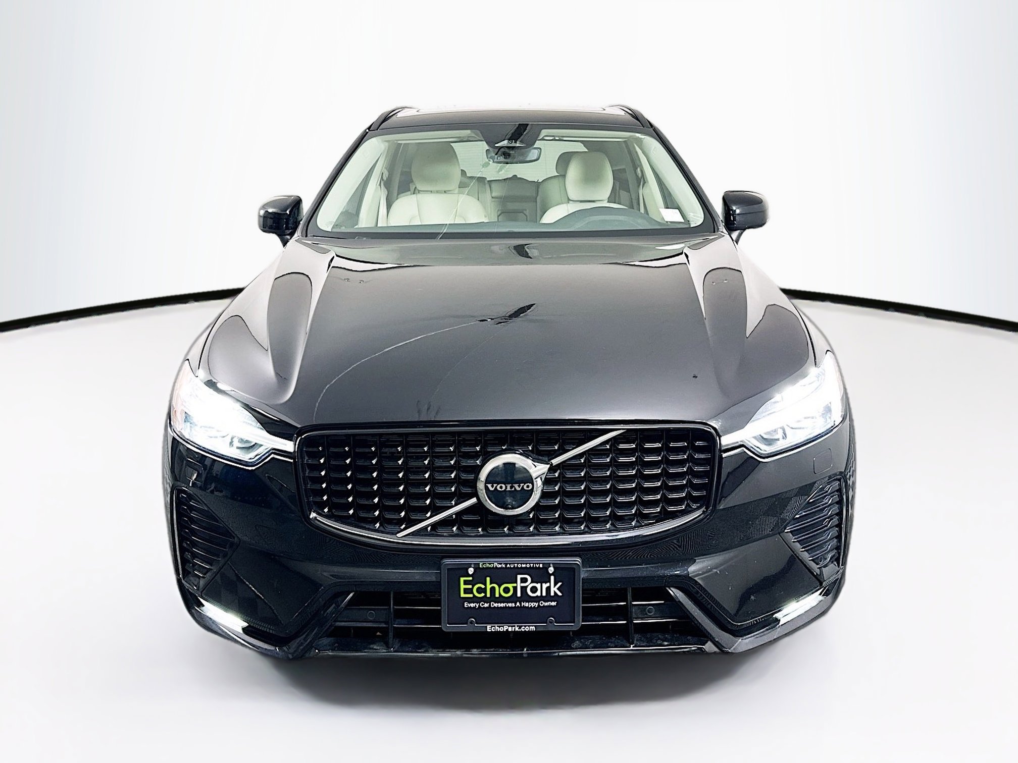 Used 2023 Volvo XC60 B5 Plus w/ Climate Package image 2