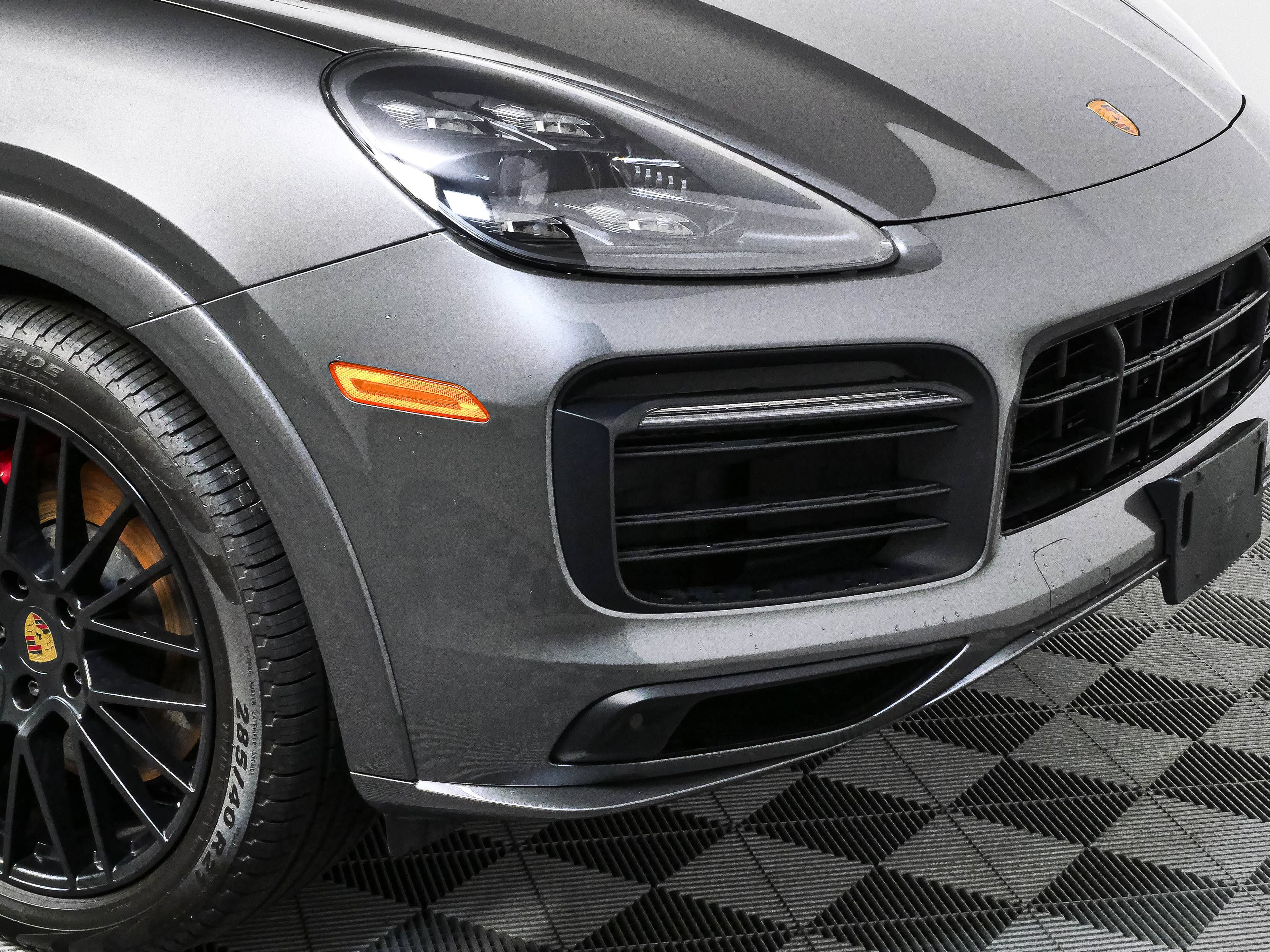 Certified 2023 Porsche Cayenne GTS w/ Premium Package AWD/4WD image 38
