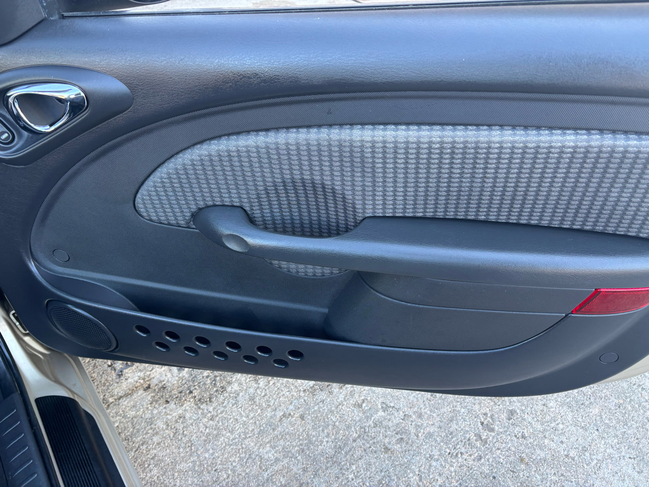 Used 2005 Chrysler PT Cruiser Convertible image 21