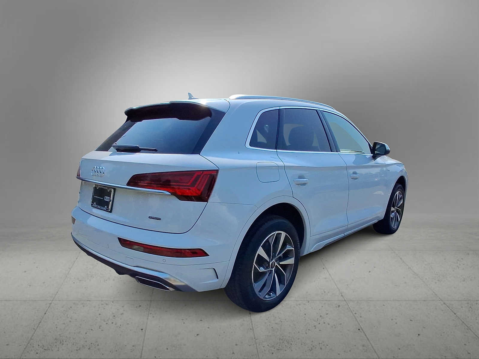 Certified 2024 Audi Q5 2.0T Premium w/ Convenience Package AWD/4WD image 8