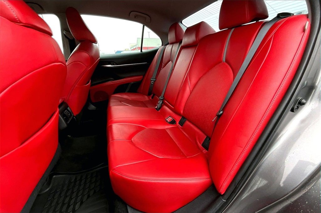 Used 2019 Toyota Camry XSE image 20