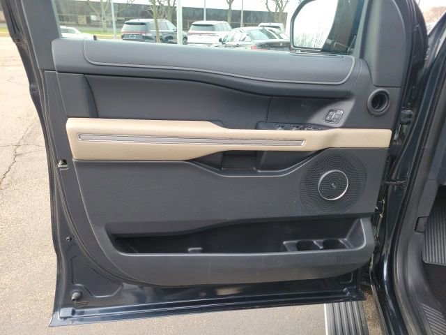 Used 2023 Ford Expedition Limited image 20