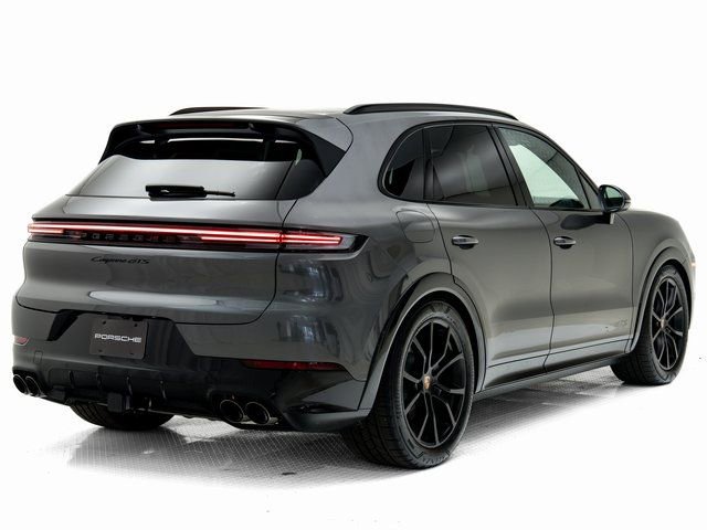 New 2026 Porsche Cayenne GTS image 36