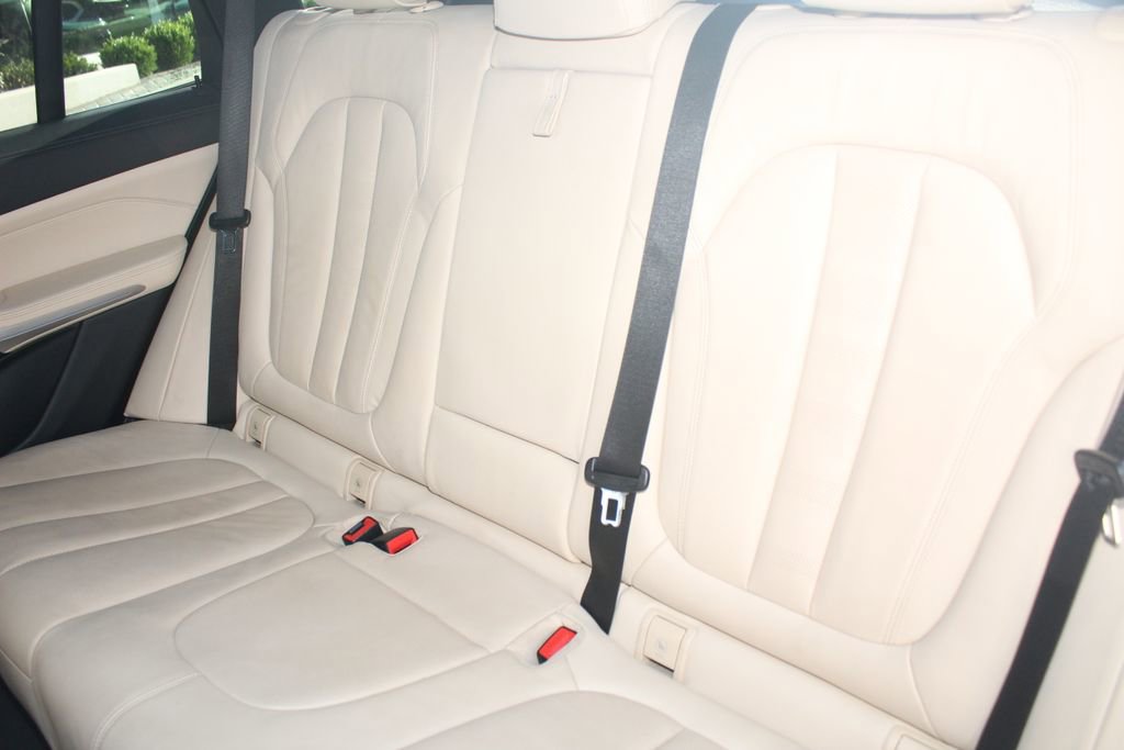 Used 2021 BMW X5 xDrive45e w/ Premium Package AWD/4WD image 25
