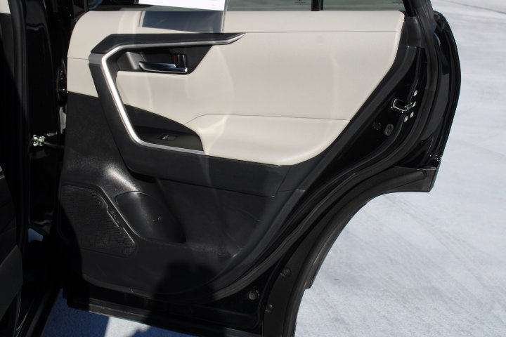 Certified 2022 Toyota RAV4 XLE image 18