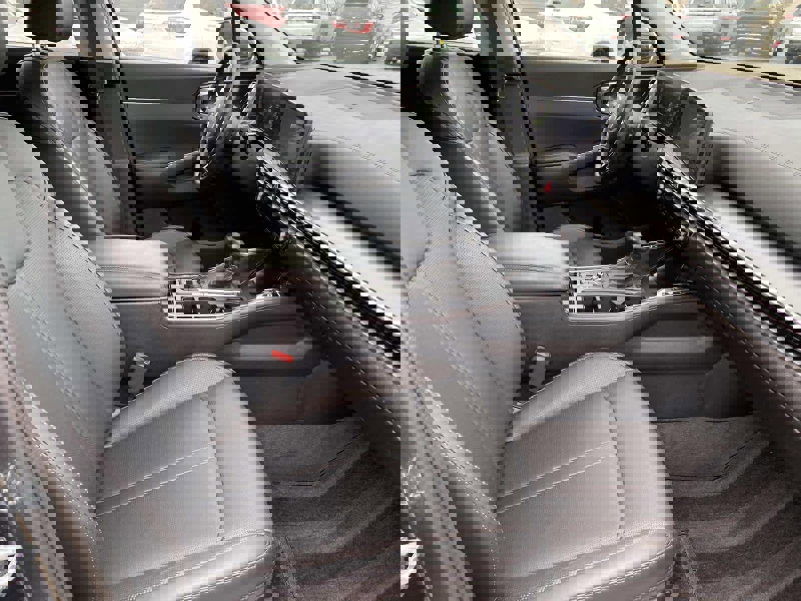 Used 2024 Kia Sorento S image 23