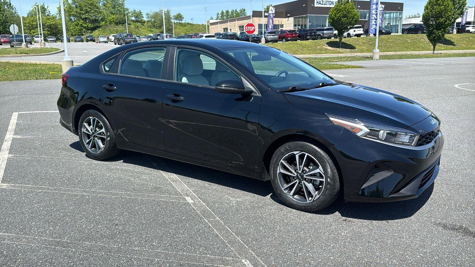 Used 2023 Kia Forte LXS w/ LXS Technology Package FWD image 2