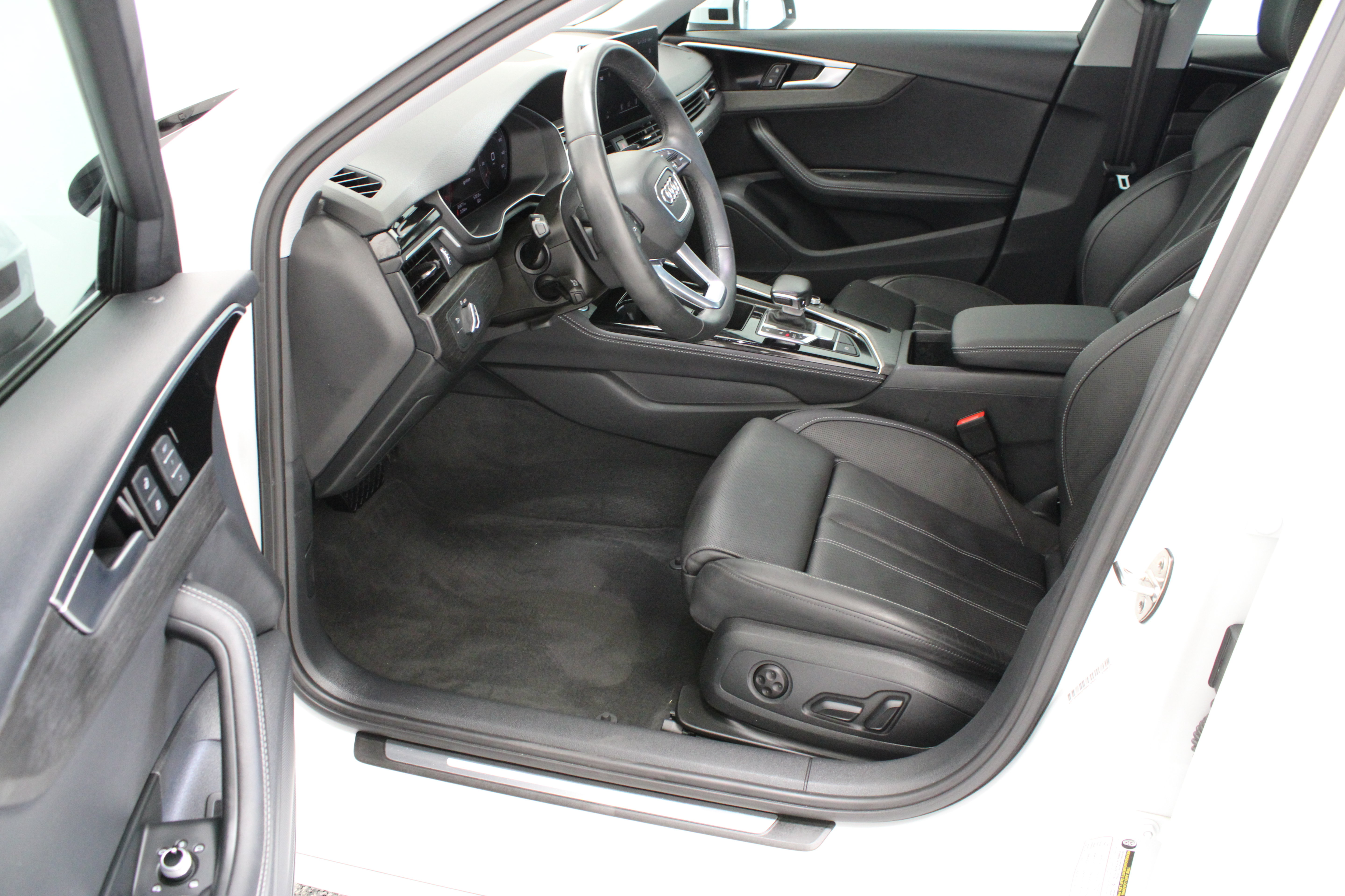 Used 2021 Audi A4 2.0T Premium Plus w/ Premium Plus Package AWD/4WD image 14