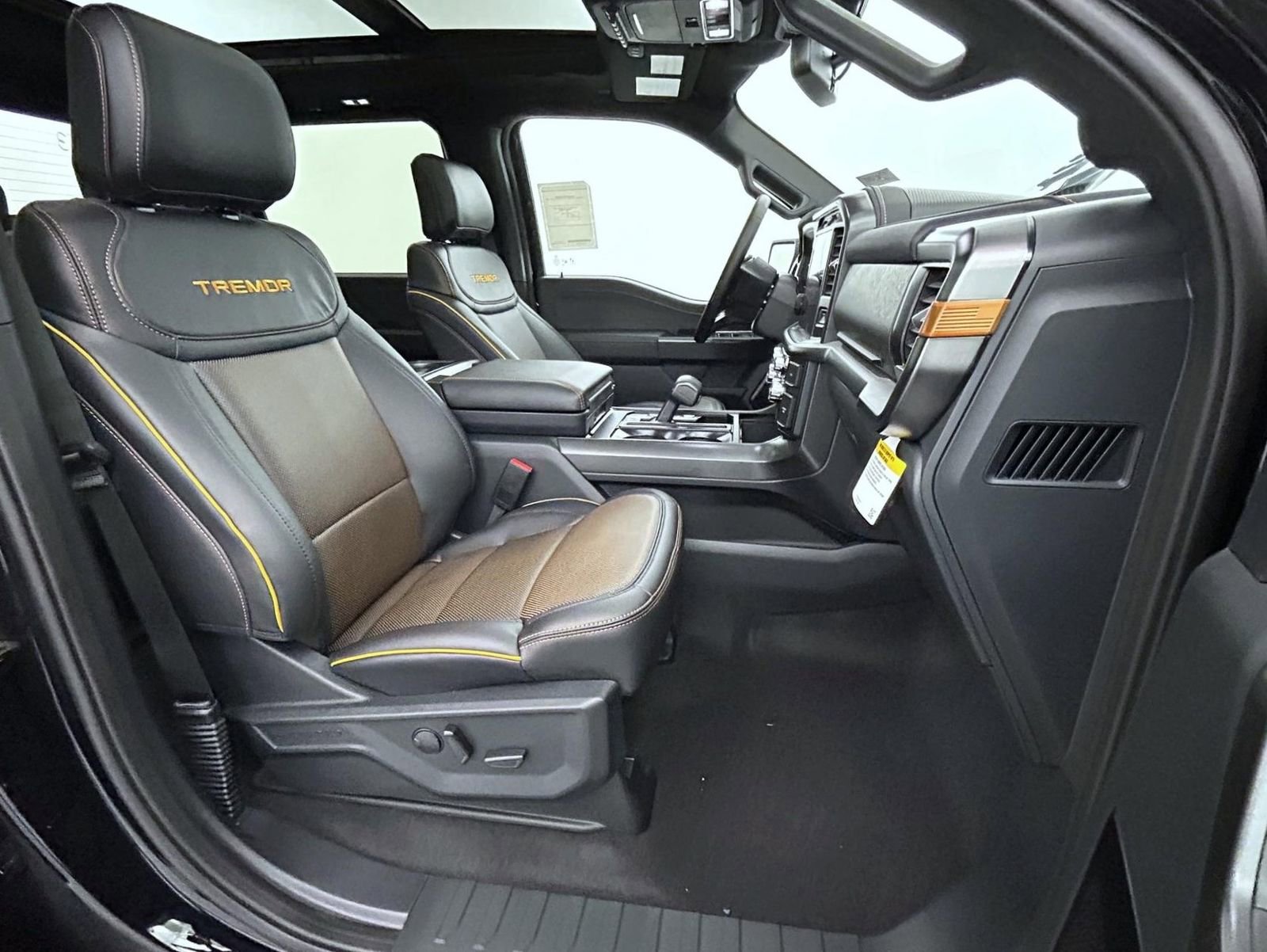 New 2025 Ford F150 Tremor w/ Equipment Group 402A High image 15