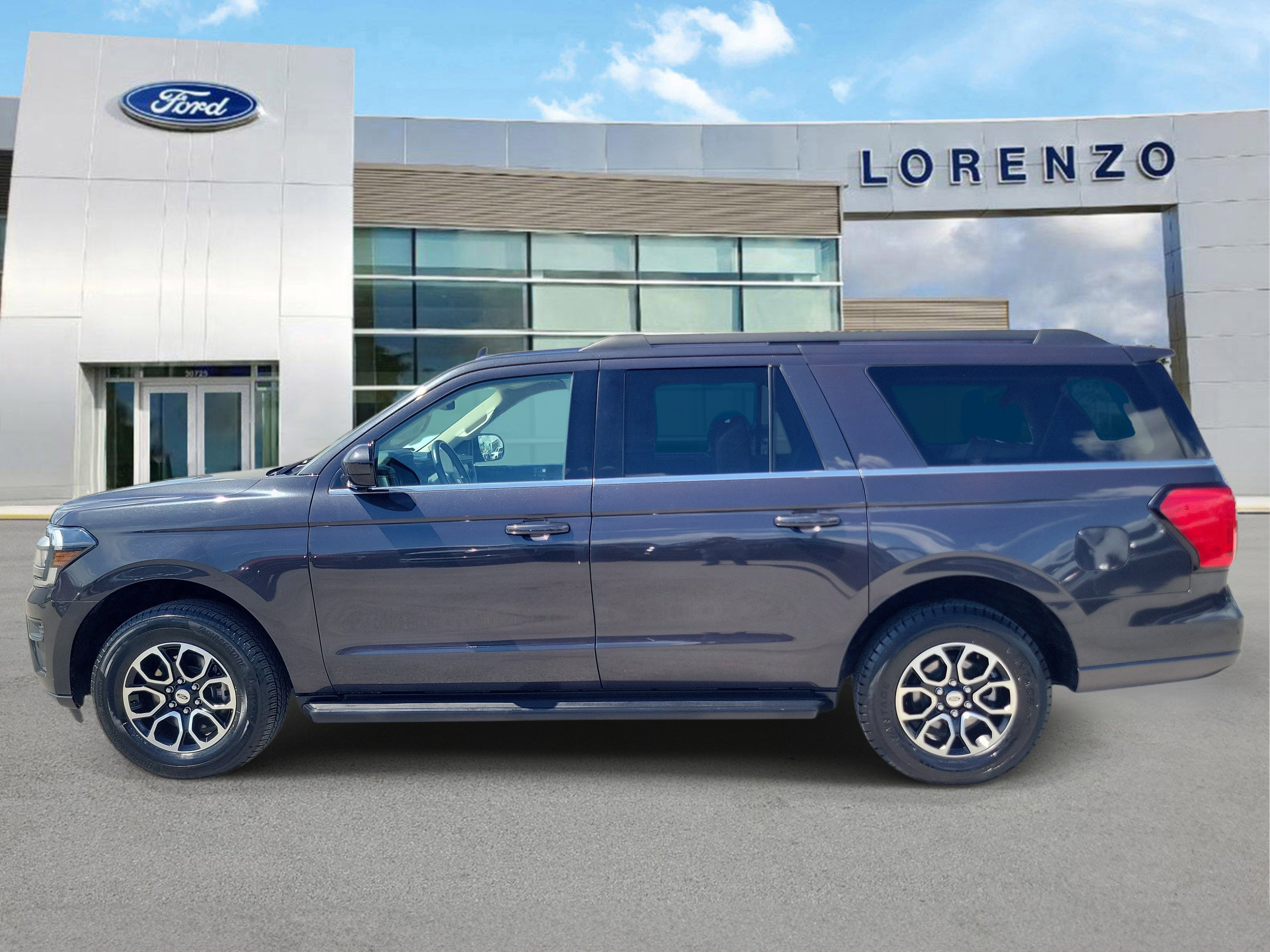 Used 2024 Ford Expedition Max XLT AWD/4WD image 8