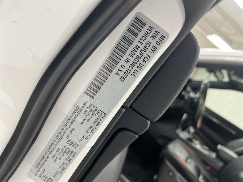 Used 2022 Jeep Grand Cherokee Limited w/ Tech Group image 29