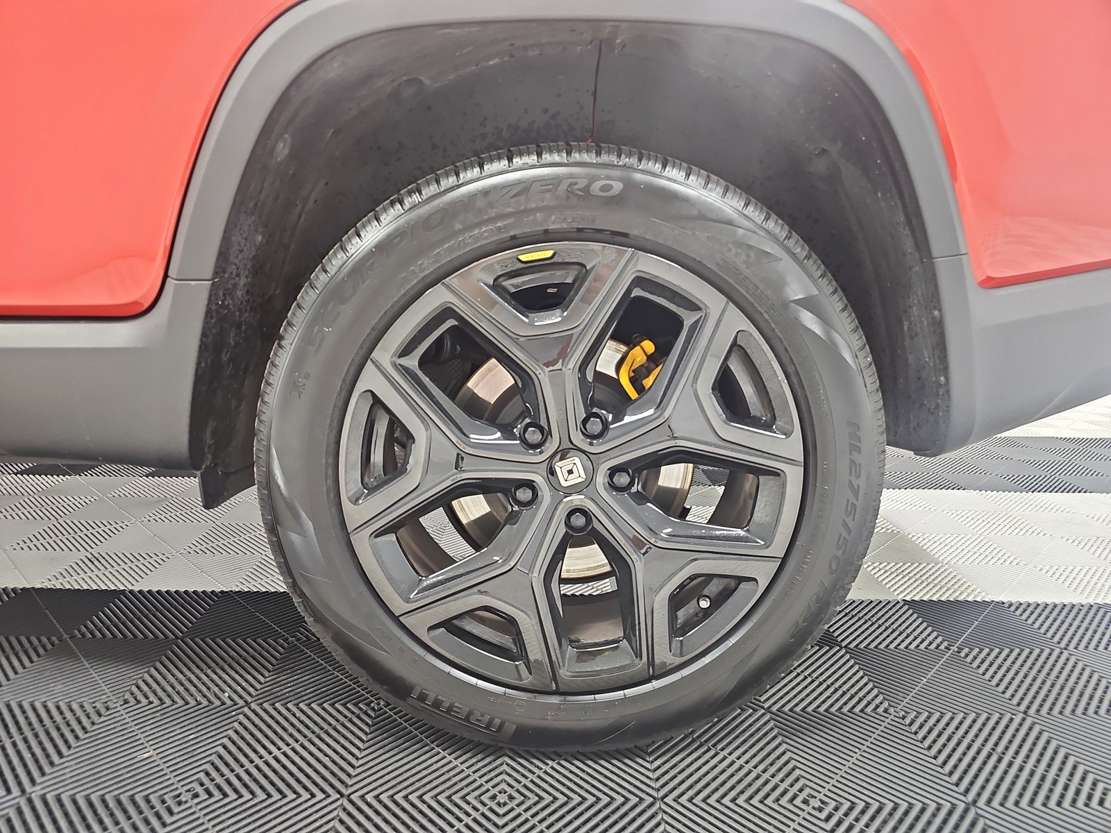 Used 2023 Rivian R1T Adventure image 10