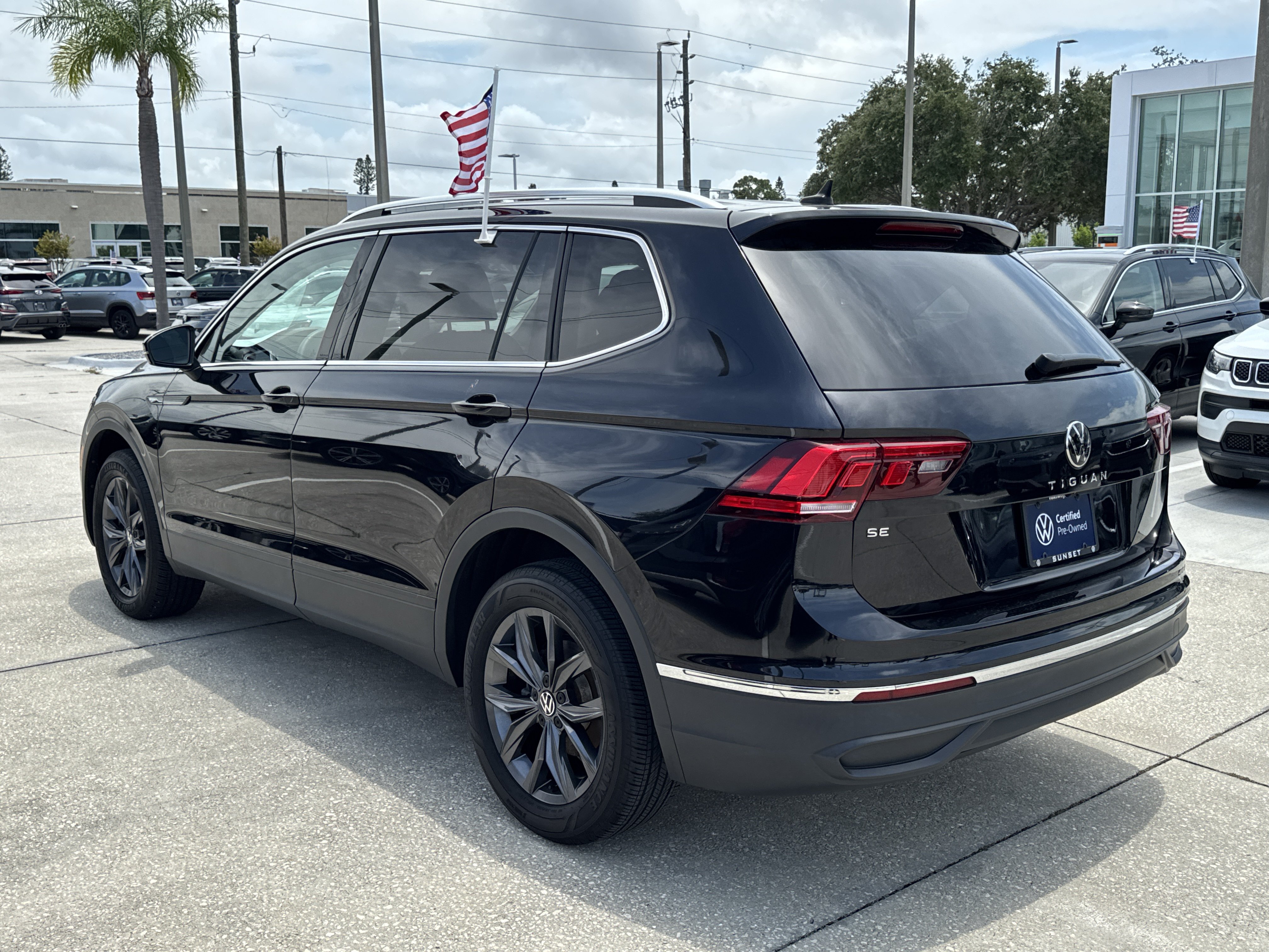 Used 2023 Volkswagen Tiguan SE FWD image 6