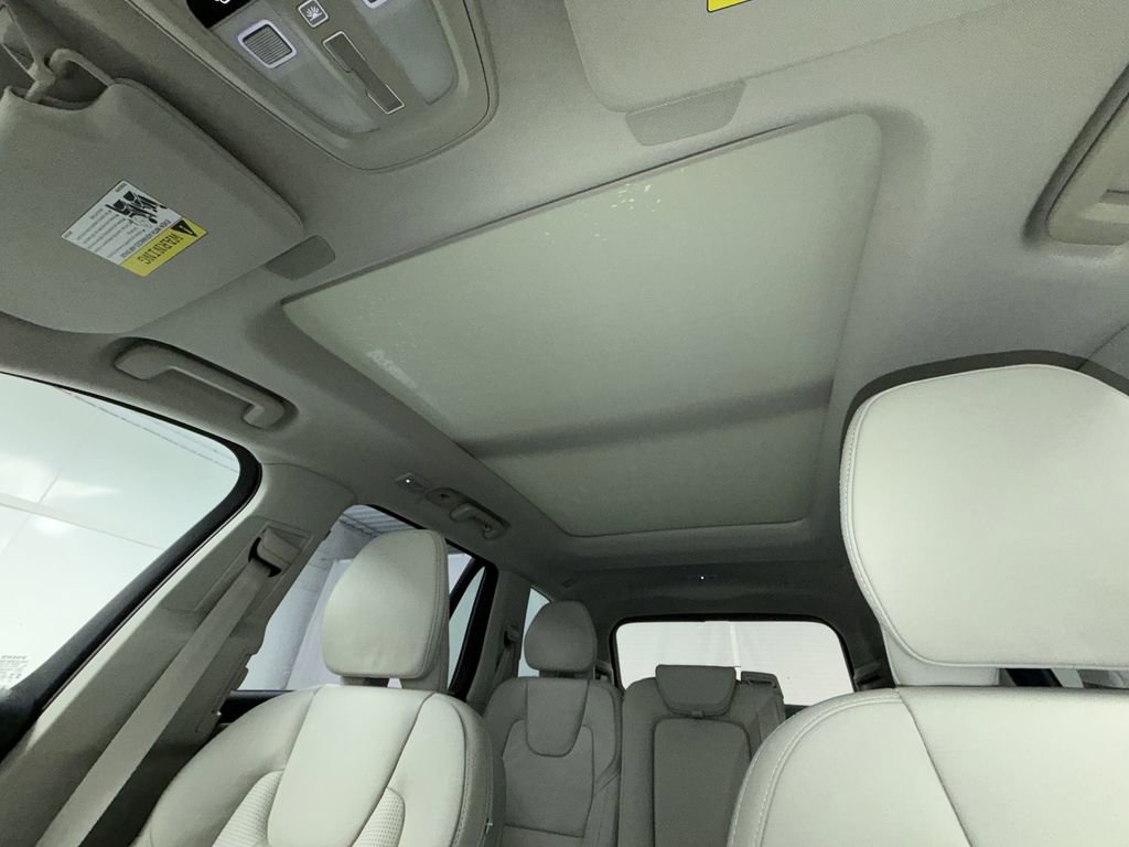 New 2026 Volvo XC90 B6 Ultra w/ Protection Package image 21