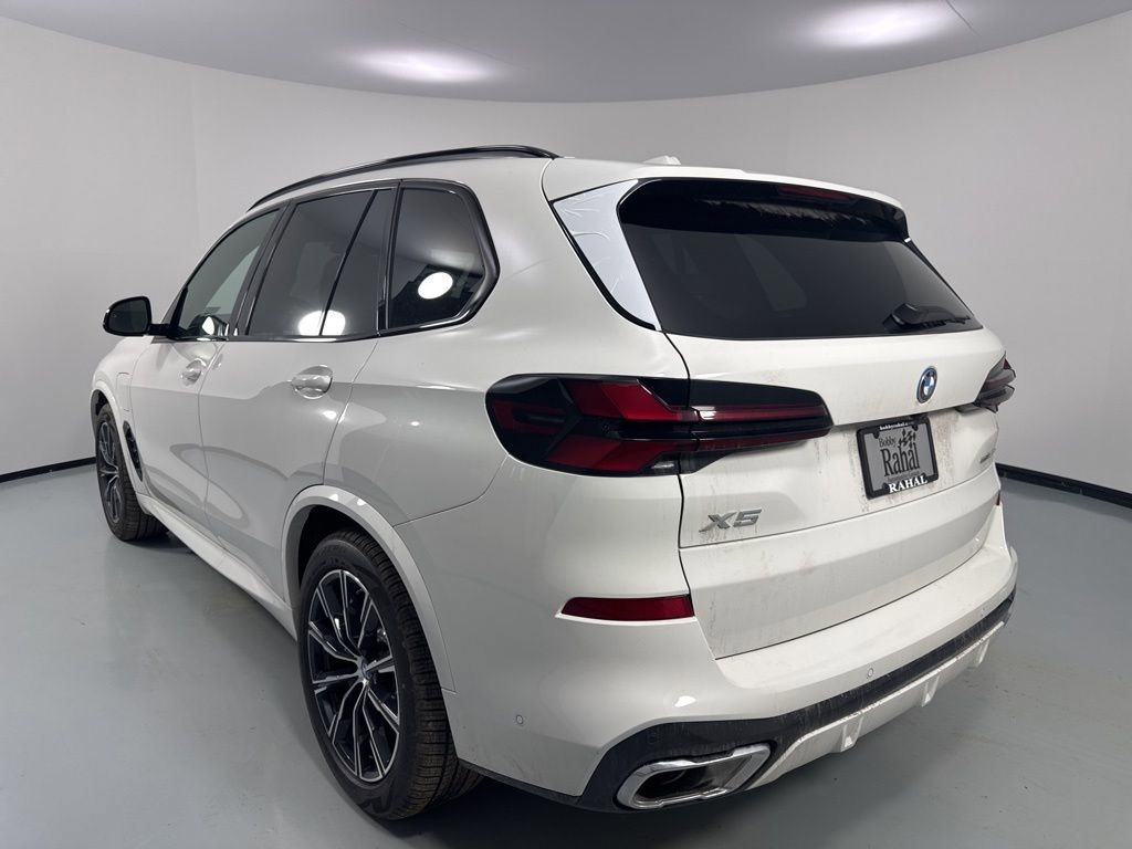 New 2026 BMW X5 xDrive50e w/ M Sport Package AWD/4WD image 5
