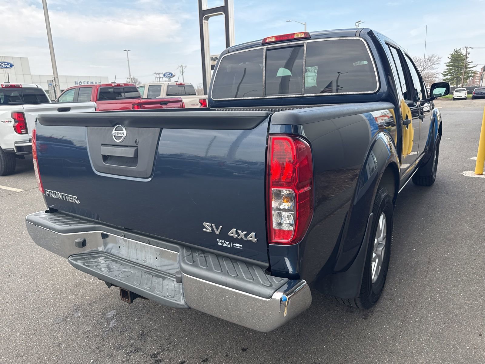 Used 2019 Nissan Frontier SV image 6