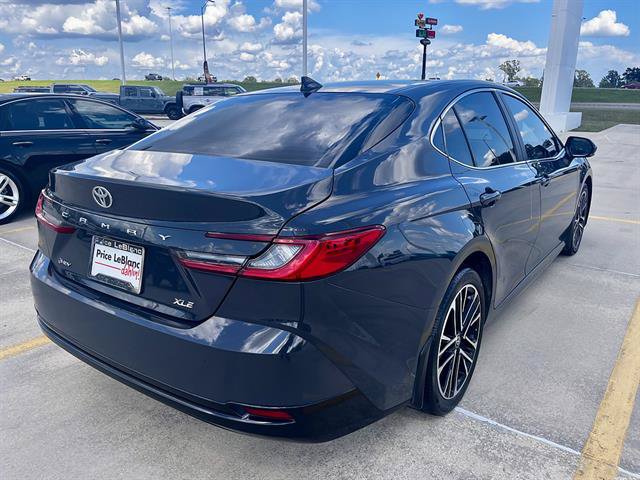Used 2025 Toyota Camry XLE FWD image 3