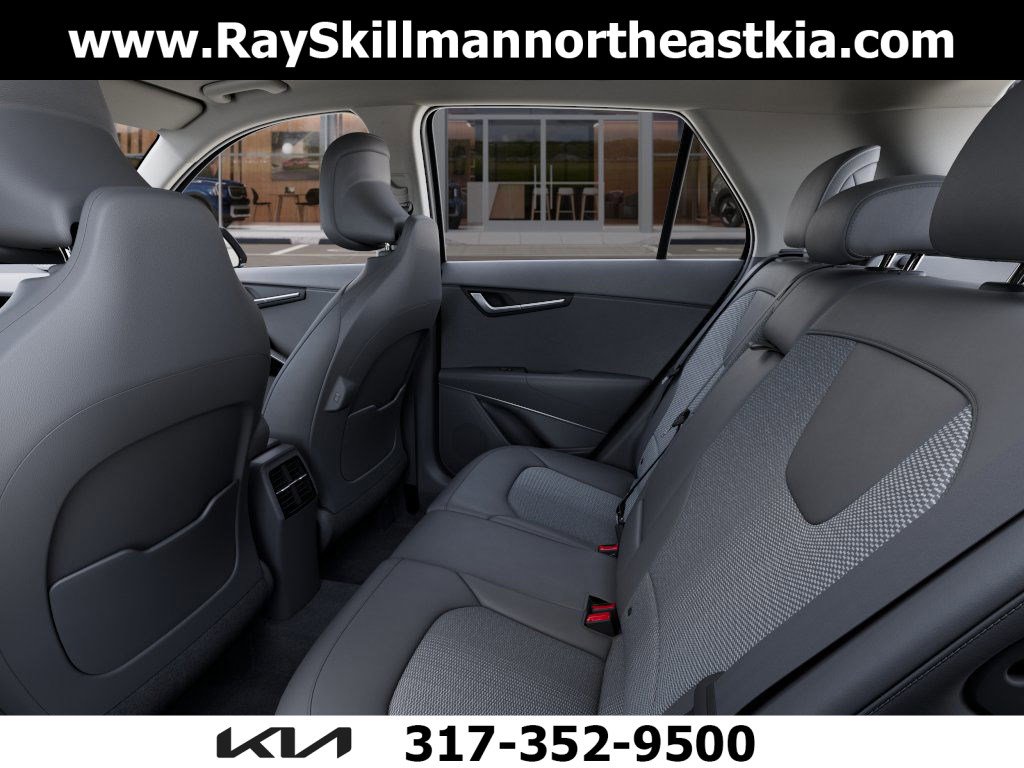 New 2025 Kia Niro EX Touring image 18