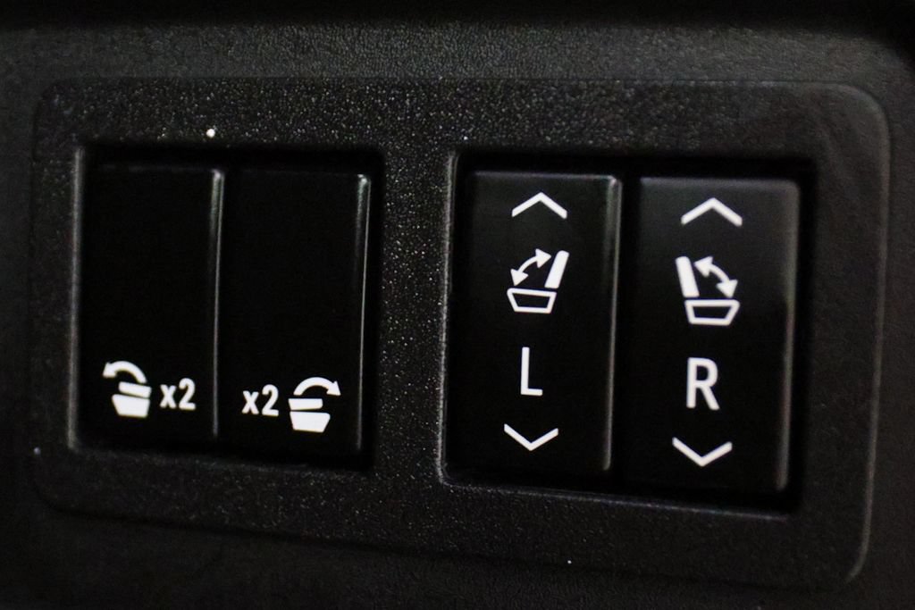 Used 2026 Cadillac Escalade V AWD/4WD image 14