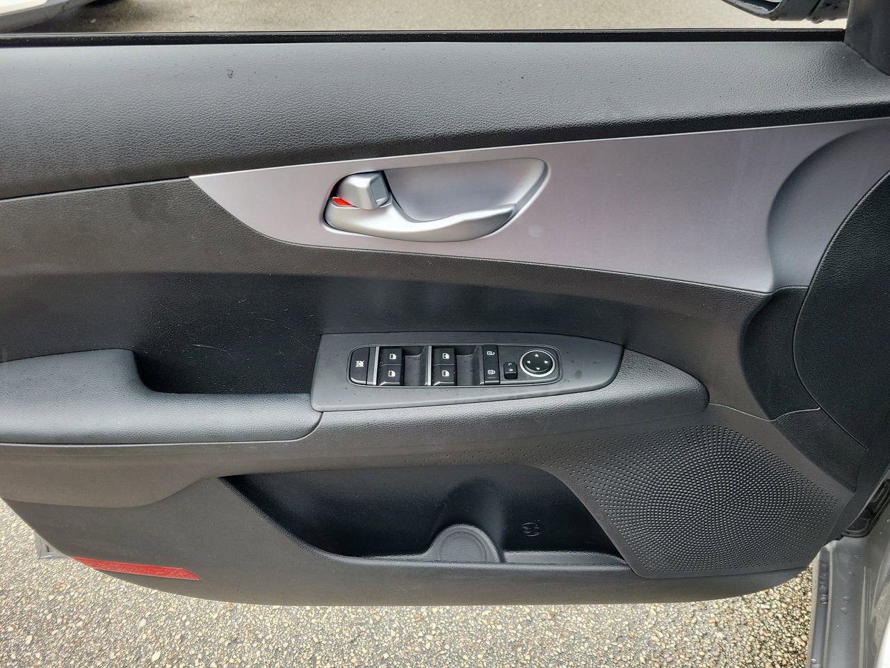Used 2024 Kia Forte LXS image 12