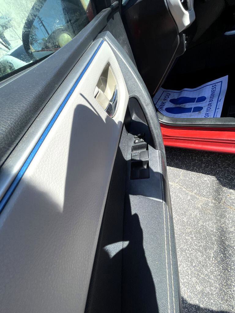 Used 2016 Toyota Corolla LE image 11