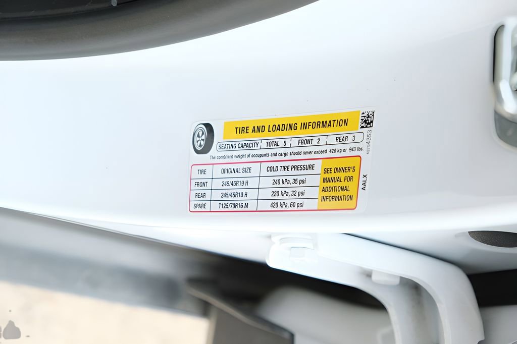Used 2025 Chevrolet Trax RS w/ Sunroof Package FWD image 40