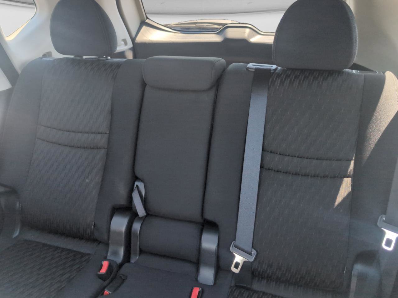 Used 2017 Nissan Rogue SV FWD image 28