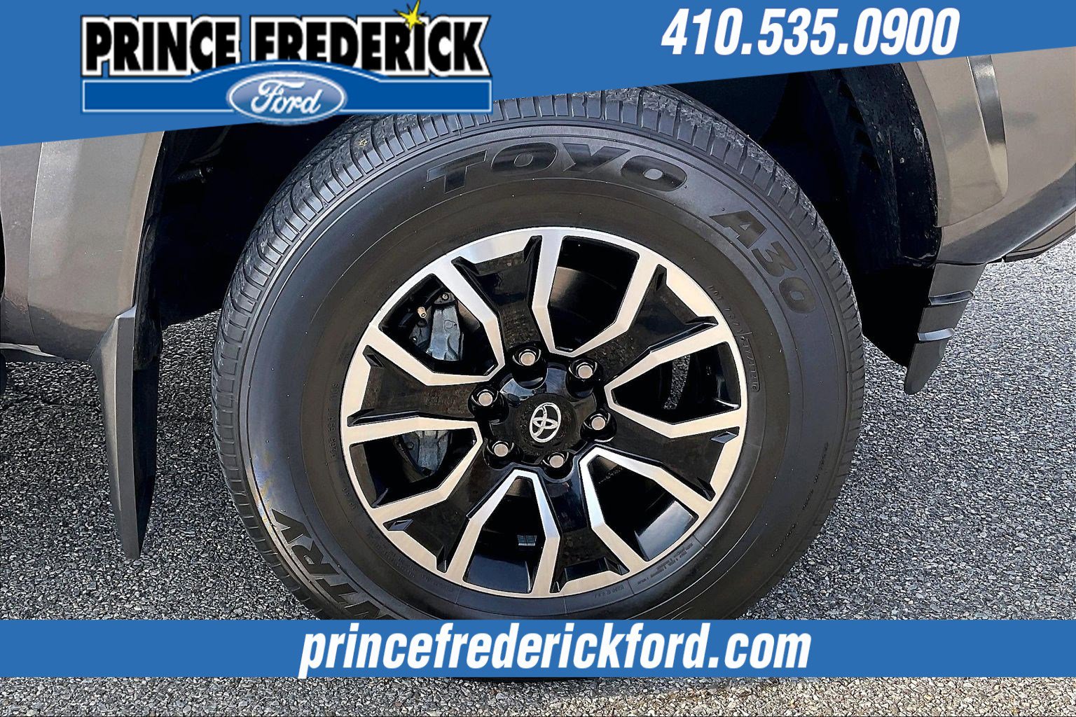 Used 2022 Toyota Tacoma TRD Sport w/ Technology Package image 9