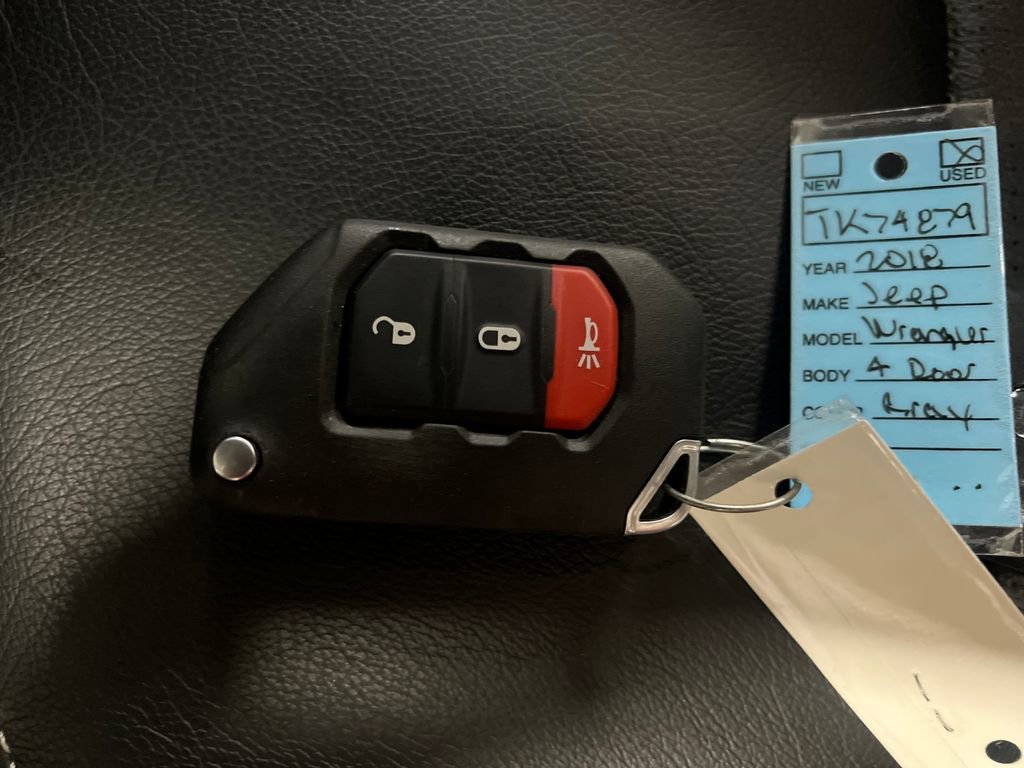 Used 2018 Jeep Wrangler Unlimited Sport S AWD/4WD image 32
