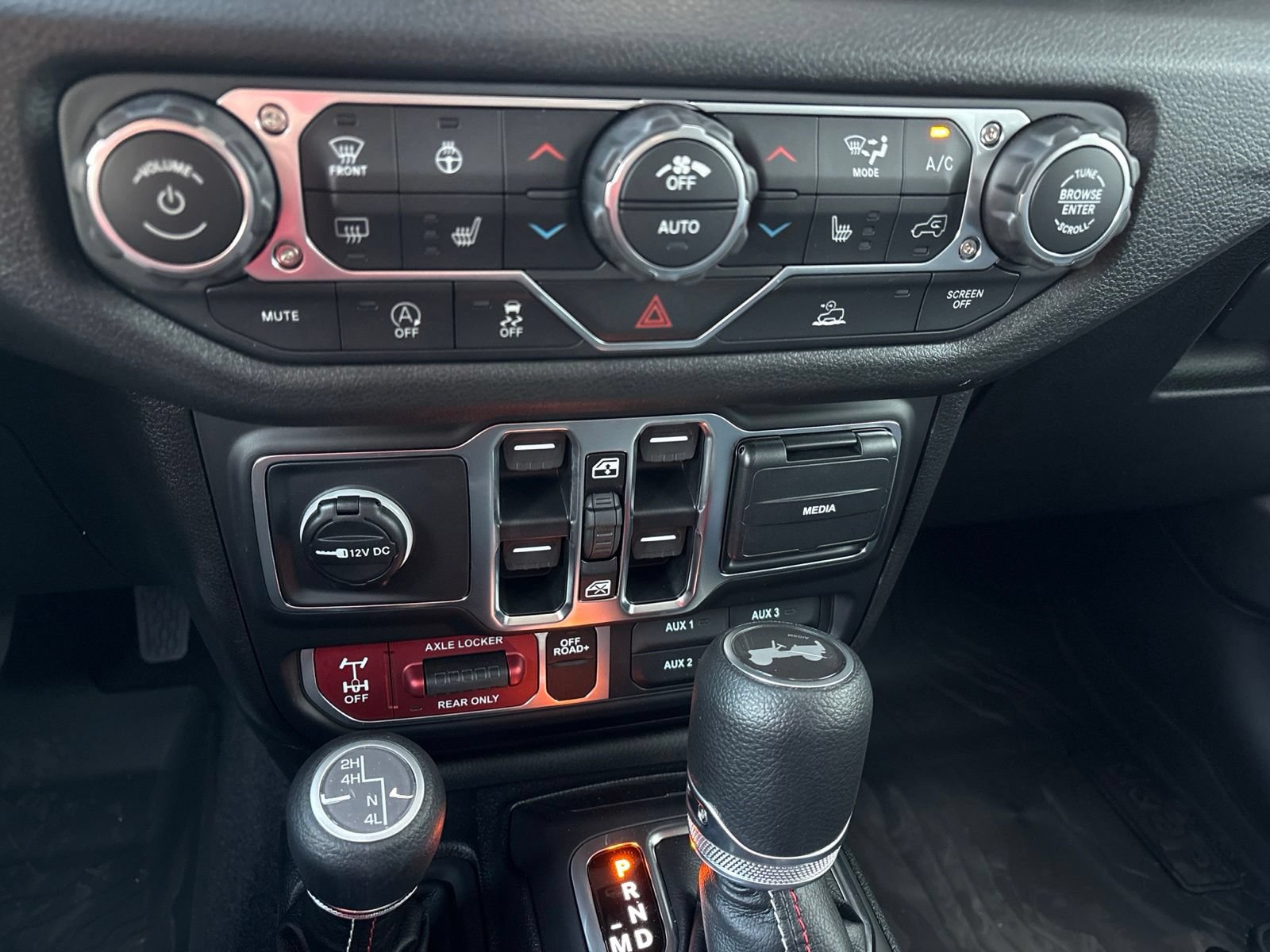 New 2026 Jeep Wrangler Unlimited Sport w/ Dual Top Group AWD/4WD image 20