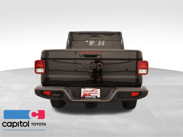 Used 2024 Jeep Gladiator Sport w/ Premium Package AWD/4WD image 3